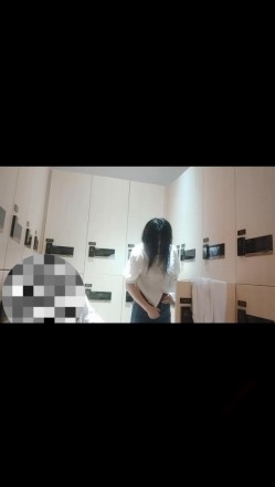 三只眼团队【原创精品偷拍】《温泉会所更衣室》完结编 截图5