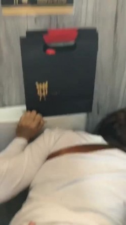 女人啊女人啊，浪阿姨，江边小廊露出吃鸡，厕所刺激后入，回家还喜欢吃鸡，吃上瘾啦！ 截图7