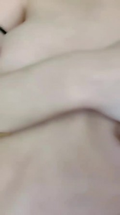 火爆小尤物，【纯情小猫咪】，颜值身材秒杀一线明星网红，无套内射啪啪，这小蛮腰扭得大哥们心都乱了 截图14