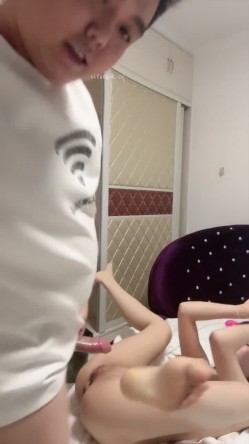 新人 超级漂亮 校花带闺蜜4P【狂奔小白】个个都是美女身材超好超完美 帝王享受 极度淫乱 包射 截图5