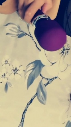 “啊~顶死了~插死我了”对话刺激，很能淫叫的极品人妻少妇【骚逼爱丽丝】性爱自拍，吞精无毛美臀无套各种输出白浆泛滥，撸管必备 截图12