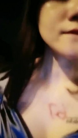 【雪儿老师】巨乳奶滴滴女司机开滴滴不为赚钱只为男人一边直播一边勾引醉酒乘客服务一流专门喂乘客壮阳药 截图16