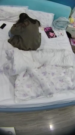 酒店高清偷拍眼镜御姐范眼镜白领姐姐下班幽会胖领导勤快的铺好床单洗香香后被操两次 截图1