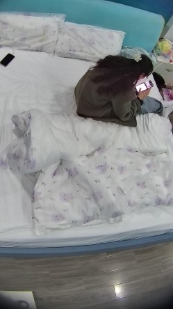 酒店高清偷拍眼镜御姐范眼镜白领姐姐下班幽会胖领导勤快的铺好床单洗香香后被操两次 截图3
