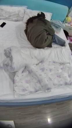 酒店高清偷拍眼镜御姐范眼镜白领姐姐下班幽会胖领导勤快的铺好床单洗香香后被操两次 截图7