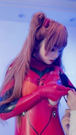 【超美高端 ️罕见露脸露点】极品Cos爆机少女『喵小吉』三月新作《人类补奸计划》性感明日香的使徒榨汁 超清4K原版 截图12
