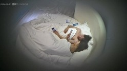 酒店情趣圆床偷拍年轻情侣邻家小姐姐挨操后媚眼如丝拽着男友JJ不撒手 截图14
