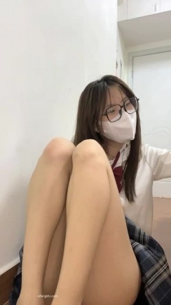 【少女和猫】学妹还贷偷偷播~!美乳长腿~自慰~流白浆 ~ 学妹很少上线，偷偷播都时间短，视频多 截图9