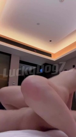 推特30万粉约炮大神【幸运儿】订阅私拍，巨乳蜂腰肥臀女人中的极品，各种交合淫乱 截图16