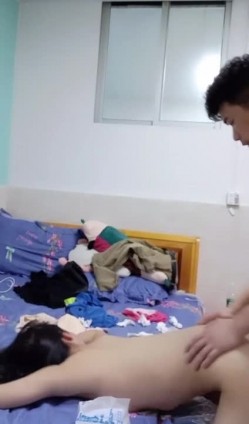 耐操小骚逼遇年轻小伙 肉棒强力抽插后入翘臀火力十足 再耐操也被干的惨叫连连 截图8