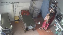 稀有黑客破解医院妇产科监控摄像头完美正面角度高清偷拍几个孕妇 最美年轻孕妇 阴蒂清晰可见 截图14