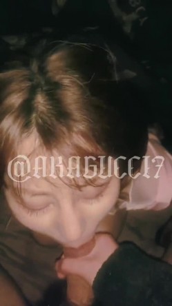 人生赢家推特调教大佬AKAGUCCI7绝版私拍，各种小母狗车模学姐台妹，人前女神175车模卖力口交 截图5
