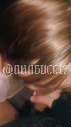 人生赢家推特调教大佬AKAGUCCI7绝版私拍，各种小母狗车模学姐台妹，人前女神175车模卖力口交 截图9