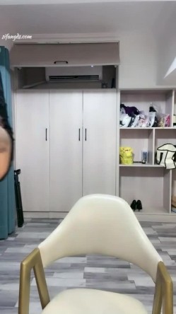 颜值少妇【小笼包】大奶粉逼,奶大人骚,道具自慰高潮,掰逼展示,裸舞诱惑 截图4