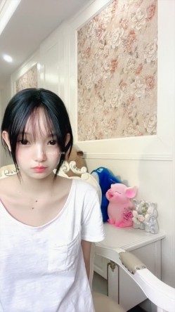 校花女神【鬼鬼啊】 纤细小蛮腰全裸跳舞道具自慰疯狂抽插冒白浆空前尺度全裸跳舞疯狂抽插冒白浆 截图5