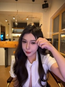 ️新晋主播【linjianvhai】极品网红脸御姐、长腿黑丝高跟职业装 截图4