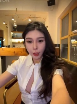 ️新晋主播【linjianvhai】极品网红脸御姐、长腿黑丝高跟职业装 截图14