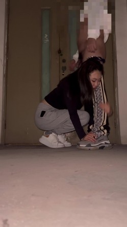 北京石景山第四位女主，被逼着喝尿，女主都哭了，口交达人上线，口活已经炉火纯青，大肉棒用力插进肥美的大屁股 截图10