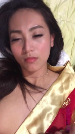 《台湾情侣泄密》台中美女从模特到房仲 ️出卖身体的那些日子 截图14