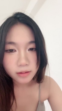热门精品校花~【猫猫在校 】浴缸足交吃鸡 无套调教的好爽 截图4