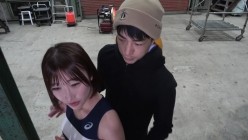 九头身清纯短发眼镜反差婊【Yunadoll】最新付费福利，沦为刺青男的泄欲小母狗，调教啪啪玩花了 截图3