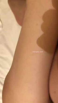 骚货中的天花板，抖音巨乳网红顾灵曦和土豪1V1视频 豪乳S型完美身材灵活舌头你能撑几秒 截图10