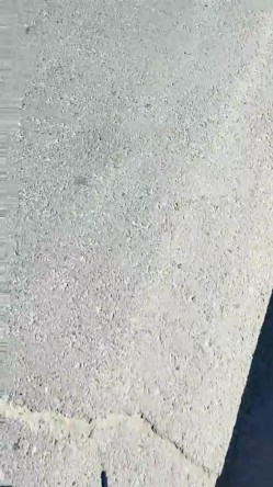户外跳蛋系列，【你的悠悠】，公交车上高潮喷水~满地湿~偷解开外套狂柔乳头~忍不住还喷马路上 截图16