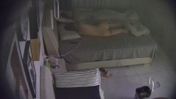 酒店偷拍反差婊气质妹子刚进入酒店就褪下裙子迫不及待等待男友的大屌插入 截图10
