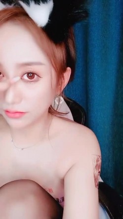 东北可爱高颜值女神，极品好身材，道具自慰，和狼友们聊聊性的那些事 截图9
