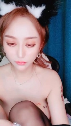 东北可爱高颜值女神，极品好身材，道具自慰，和狼友们聊聊性的那些事 截图12
