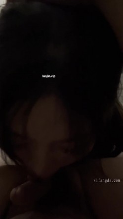 黑龙江的一个良家少妇，D罩杯美乳，完美露脸，骚气逼人，床上相当顺从，怎么玩都行！ 截图1