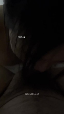 黑龙江的一个良家少妇，D罩杯美乳，完美露脸，骚气逼人，床上相当顺从，怎么玩都行！ 截图6