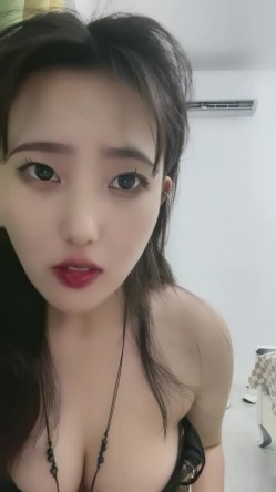 高颜值小姐姐与闺蜜大尺度淫乐 截图6