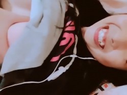 《台湾情侣泄密》湖中之光高二女生廖彦宁性爱私拍泄密流出 截图1