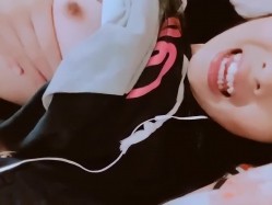 《台湾情侣泄密》湖中之光高二女生廖彦宁性爱私拍泄密流出 截图9