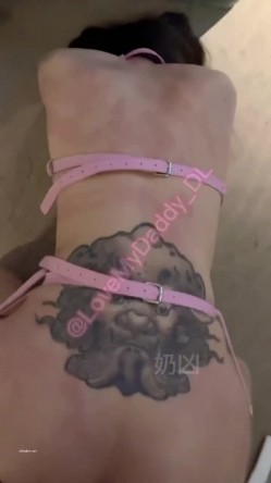 《极品反差 骚女泄密》露脸才是王道！最新流出推特绝色高颜女神【奶凶】私拍，退圈自爆与主人大玩SM性爱调教 截图5