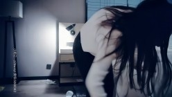 七天探花_白衣牛仔裤知性美女，镜头前按着头猛插小嘴，沙发近景多姿势啪啪 截图15