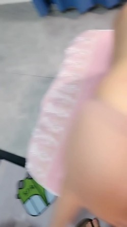 有护士情节的大屌哥天天让小骚女装备护士情趣开档丝袜诱惑，口交乳交足交大鸡巴，无套爆草抽插表情妩媚风骚 截图5