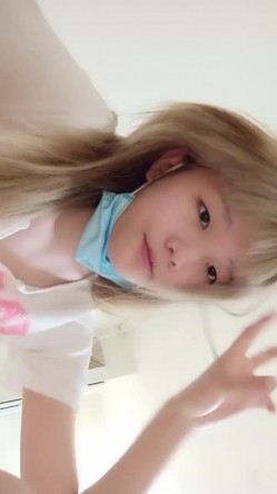新人下海这妹子好很，必须露脸校花女神，这奶子谁不想吃一口真刺激，完美好身材掰开蝴蝶逼给看，瞬间秒硬 截图8