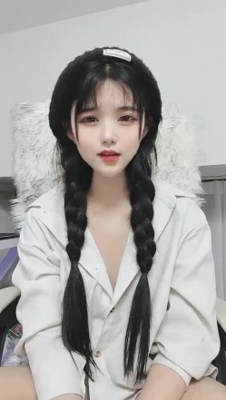 男人的梦中情人，101%恋爱女神【美妍】绿播下海收费房~强烈推荐，逼逼绝美，很赞 截图5