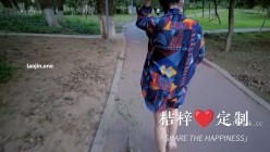 推特【桔梓】露出博主，户内外露出自慰学母狗撒尿，小区公园商场，颜值还不错，身材好胆子大 截图10