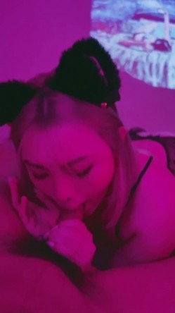 《重磅炸弹 全站无水首发》30万人追踪的极品网美推特尤物kitty顶级露脸反差私拍 身材颜值天花板各种肉战3P有钱人的玩物 截图8
