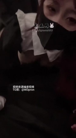 萝莉可爱cos丝足足交系！「三月」「五月」《暗黑系女仆黑丝》玉足足交，大奶女上骑乘 截图13