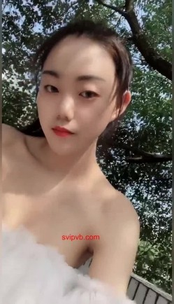高价定制让漂亮大二学妹在宿舍挂上窗帘敢自慰大秀有舍友在不敢发出声音来 截图16