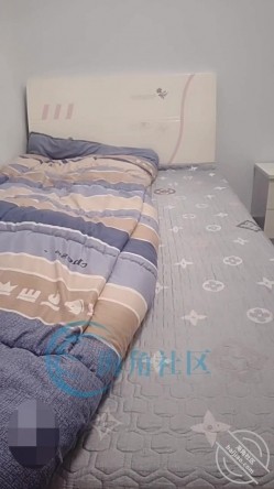 【海角淫母 绿妻】雯雯 公公灵活的手指让我体会潮吹的快乐 仿佛喷泉涌出浸湿了床单 坚挺肉棒狠狠冲 截图1