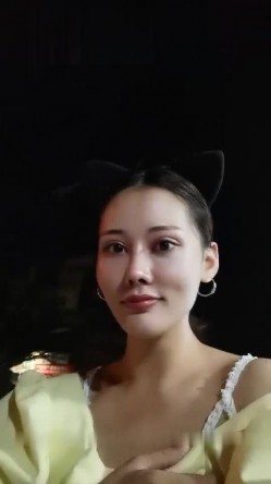 极品高颜值小少妇，超级风骚尤物，苏苏很开心室内3P不过瘾，开车野外4P，护士装车震轮番干，场面宏大震撼 截图13