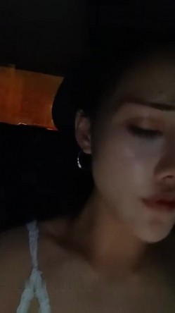 极品高颜值小少妇，超级风骚尤物，苏苏很开心室内3P不过瘾，开车野外4P，护士装车震轮番干，场面宏大震撼 截图15