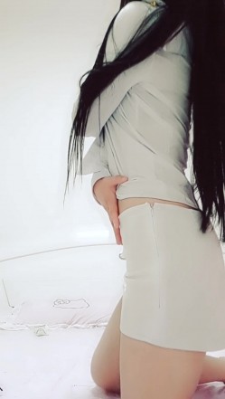 推特女神福利姬【00后大队长】未流出土豪私拍视图合集，情趣制服紫薇销魂可撸精尽人亡的节奏 截图10
