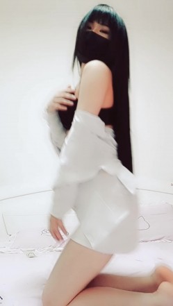 推特女神福利姬【00后大队长】未流出土豪私拍视图合集，情趣制服紫薇销魂可撸精尽人亡的节奏 截图16