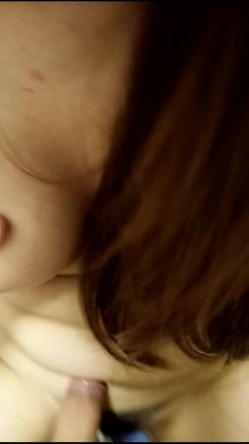 【百度云泄密】小情侣在家自拍爱爱视频 大奶女友吃完肉棒操逼时死活不让拍脸 用手捂着拉多拉不开 截图7